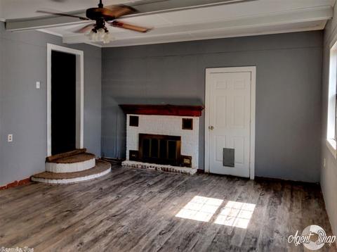 215 E 7th, Lonoke, AR 72086 photo 2