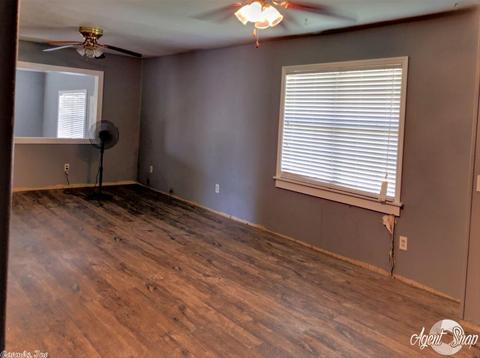 215 E 7th, Lonoke, AR 72086 photo 5