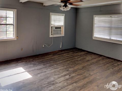 215 E 7th, Lonoke, AR 72086 photo 3