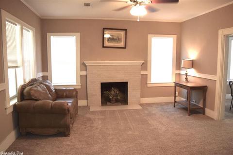 306 Pine Bluff St, Malvern, AR 72104 photo 2