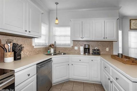 1635 Hosta, Conway, AR 72034 photo 12