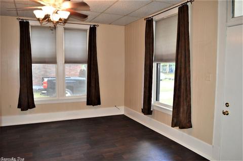 303 Ash, Conway, AR 72034 photo 5
