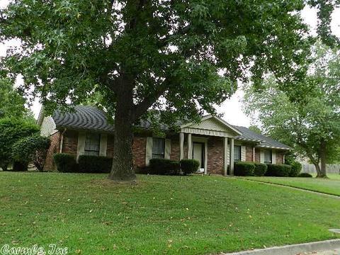 17 Foxcroft Ln, Pine Bluff, AR 71603 photo 1
