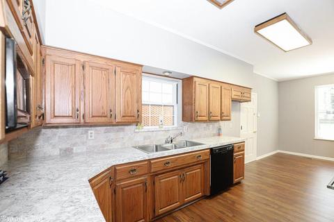 1817 Cedarhurst Dr, Benton, AR 72015 photo 13