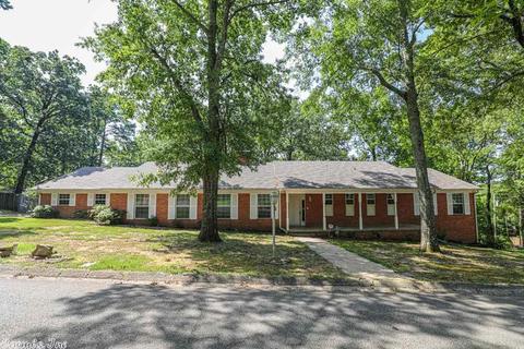 1817 Cedarhurst Dr, Benton, AR 72015 photo 1