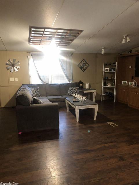 8906 W Cherry, Benton, AR 72015 photo 2