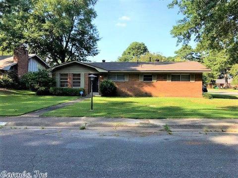 207 Haynes Dr, Pine Bluff, AR 71603 photo 1