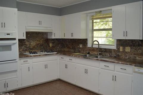 1402 N Maple St, De Queen, AR 71832 photo 5
