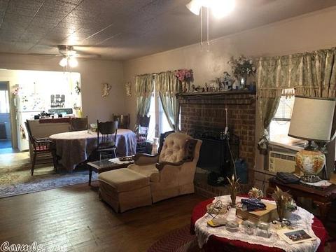 916 W Vandervoort, De Queen, AR 71832 photo 2