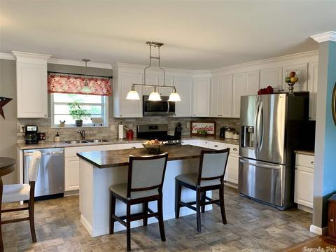 147 E Olive St, Melbourne, AR 72556 photo 4