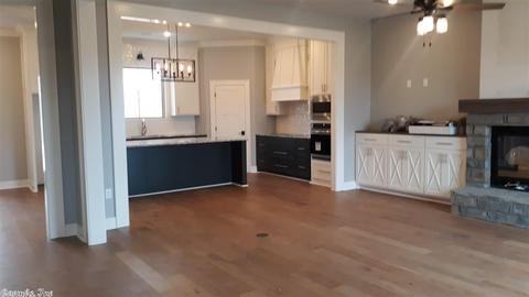 1620 Poteete, Conway, AR 72034 photo 5