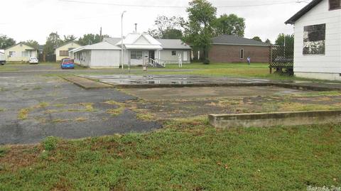 414 Mena St, Mena, AR 71953 photo 2