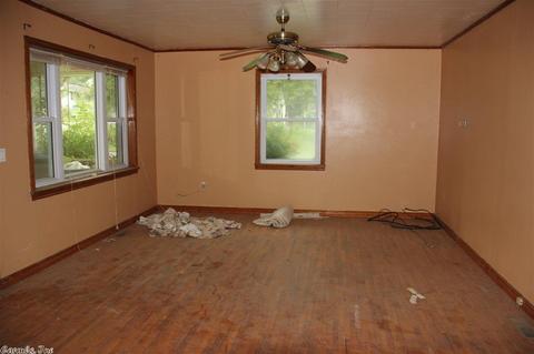 668 Fraser St, Clinton, AR 72031 photo 4