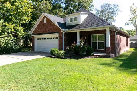 2015 Cross St, Conway, AR 72034 photo 1