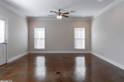2015 Cross St, Conway, AR 72034 photo 8