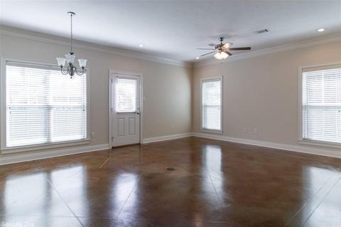 2015 Cross St, Conway, AR 72034 photo 6