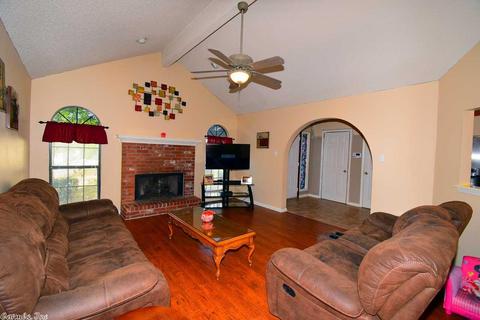 2106 Robinwood Ct, Benton, AR 72015 photo 4