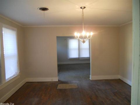 1806 S Linden St, Pine Bluff, AR 71603 photo 5
