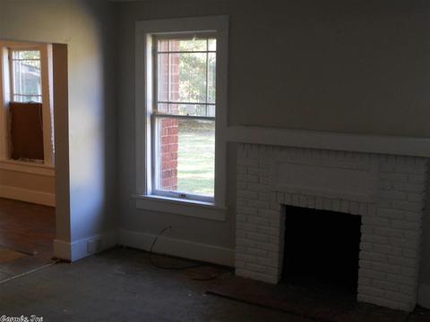 1806 S Linden St, Pine Bluff, AR 71603 photo 4