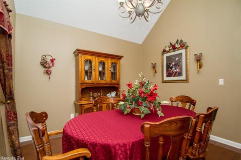 906 Queens Ct, Benton, AR 72019 photo 4