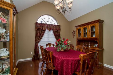 906 Queens Ct, Benton, AR 72019 photo 3