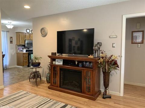 914 Cole, Benton, AR 72015 photo 7