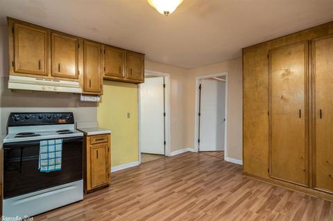 314 W Walnut St, Benton, AR 72015 photo 13