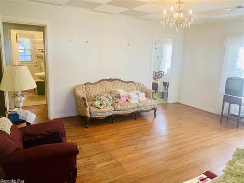 927 Mchenry St, Malvern, AR 72104 photo 2