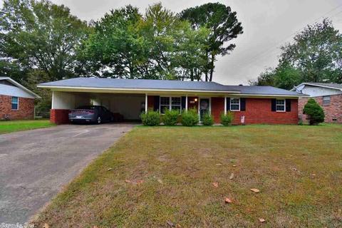 1303 Hillcrest Dr, Conway, AR 72034 photo 1
