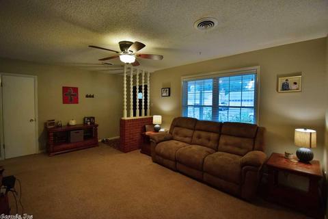 1303 Hillcrest Dr, Conway, AR 72034 photo 9