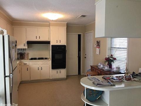 2304 N Sheraton Dr, Pine Bluff, AR 71603 photo 5