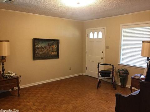 2304 N Sheraton Dr, Pine Bluff, AR 71603 photo 4