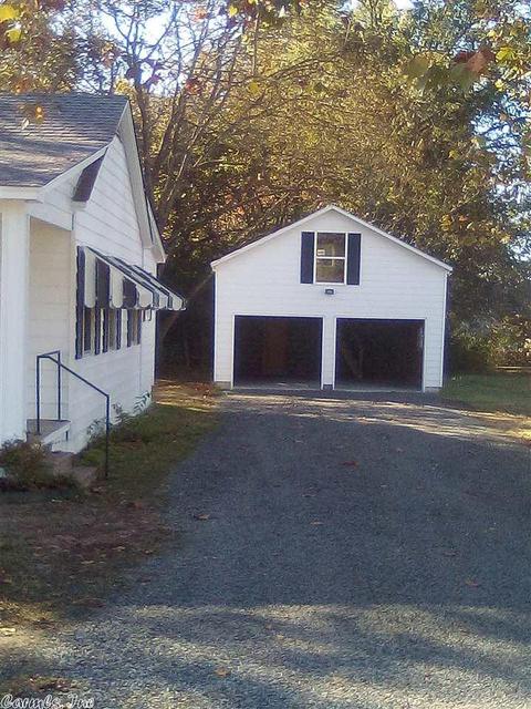 609 W Center St, Beebe, AR 72012 photo 4