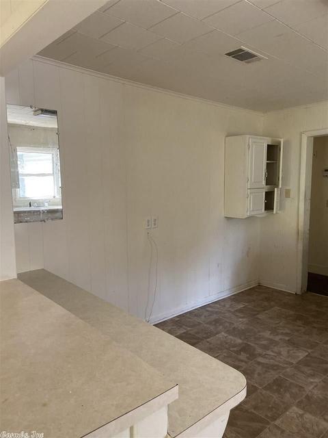 819 E Highland St, Malvern, AR 72104 photo 9