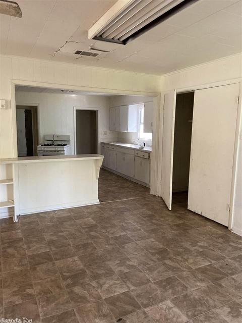 819 E Highland St, Malvern, AR 72104 photo 11