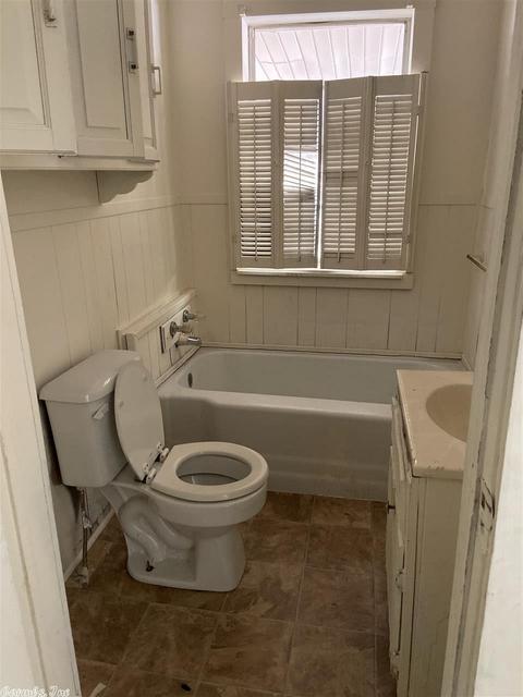819 E Highland St, Malvern, AR 72104 photo 3