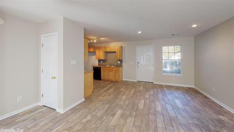 910 Coral Cv, Benton, AR 72015 photo 2