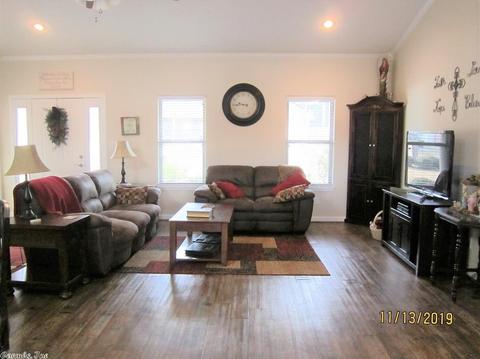 104 Robert Ln, Monticello, AR 71655 photo 3