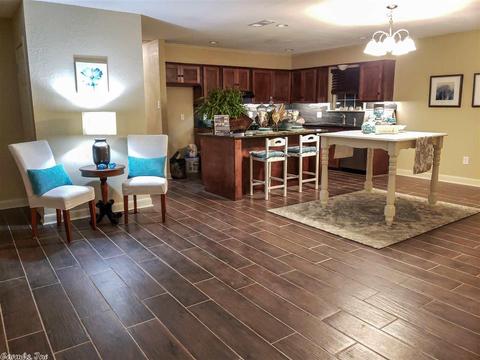 690 Joyce Dr, Benton, AR 72019 photo 3