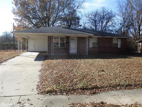 1204 Avondale Dr, Pine Bluff, AR 71601 photo 1