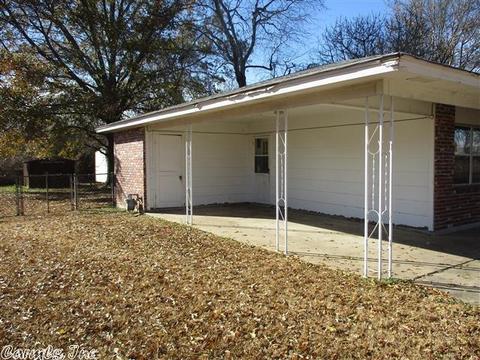 1204 Avondale Dr, Pine Bluff, AR 71601 photo 3
