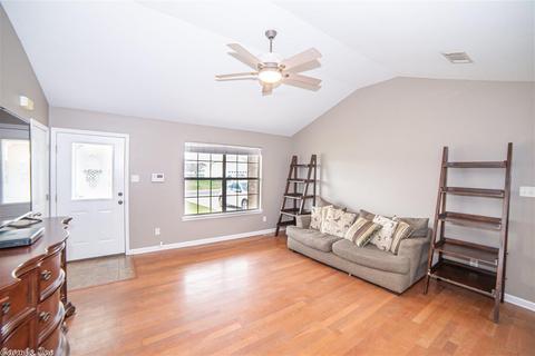 917 April Ln, Beebe, AR 72012 photo 3