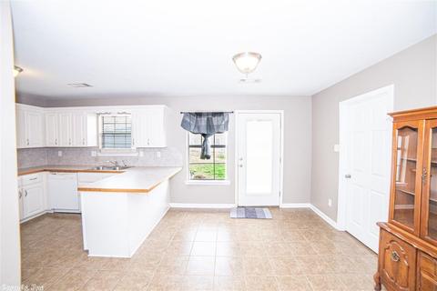 917 April Ln, Beebe, AR 72012 photo 6