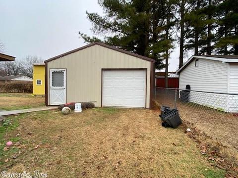 1006 11th St, Corning, AR 72422 photo 4