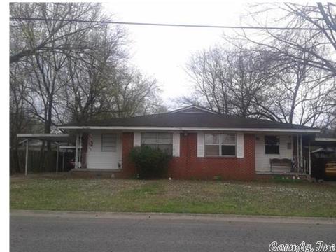 1833 Independence, Conway, AR 72034 photo 1