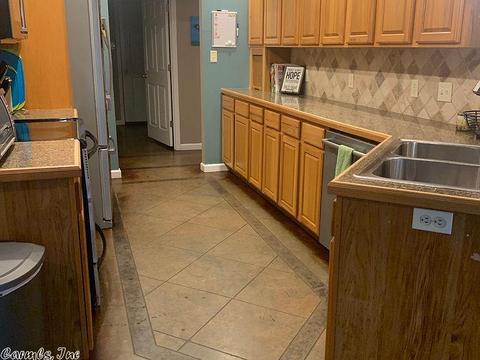 2400 Orchid, Conway, AR 72034 photo 4