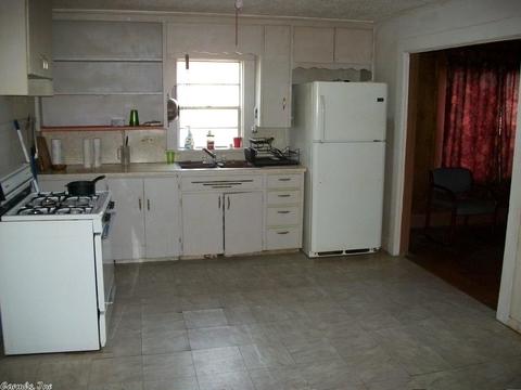 221 S 4th, Benton, AR 72015 photo 6