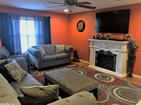 1208 W Main St, Trumann, AR 72472 photo 2