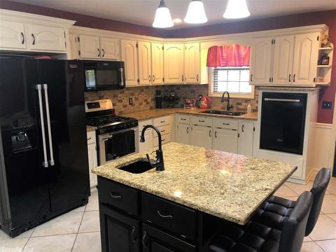 1208 W Main St, Trumann, AR 72472 photo 5