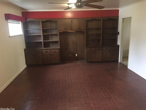 512 Faver, England, AR 72046 photo 2